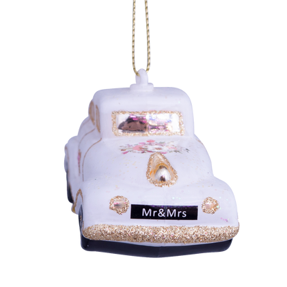 Ornament aus Glas: Hochzeitsauto mit dem Text „Just Married“, Höhe 4,5 cm