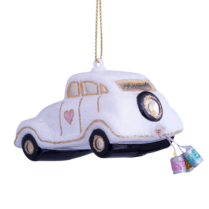 Ornament aus Glas: Hochzeitsauto mit dem Text „Just Married“, Höhe 4,5 cm