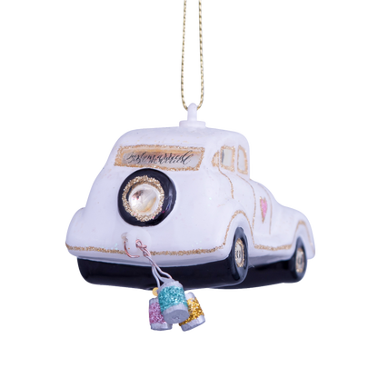 Ornament aus Glas: Hochzeitsauto mit dem Text „Just Married“, Höhe 4,5 cm