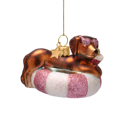 Dekorativer Glashund in verschiedenen Farben auf einer Poolmatratze, 6 cm hoch